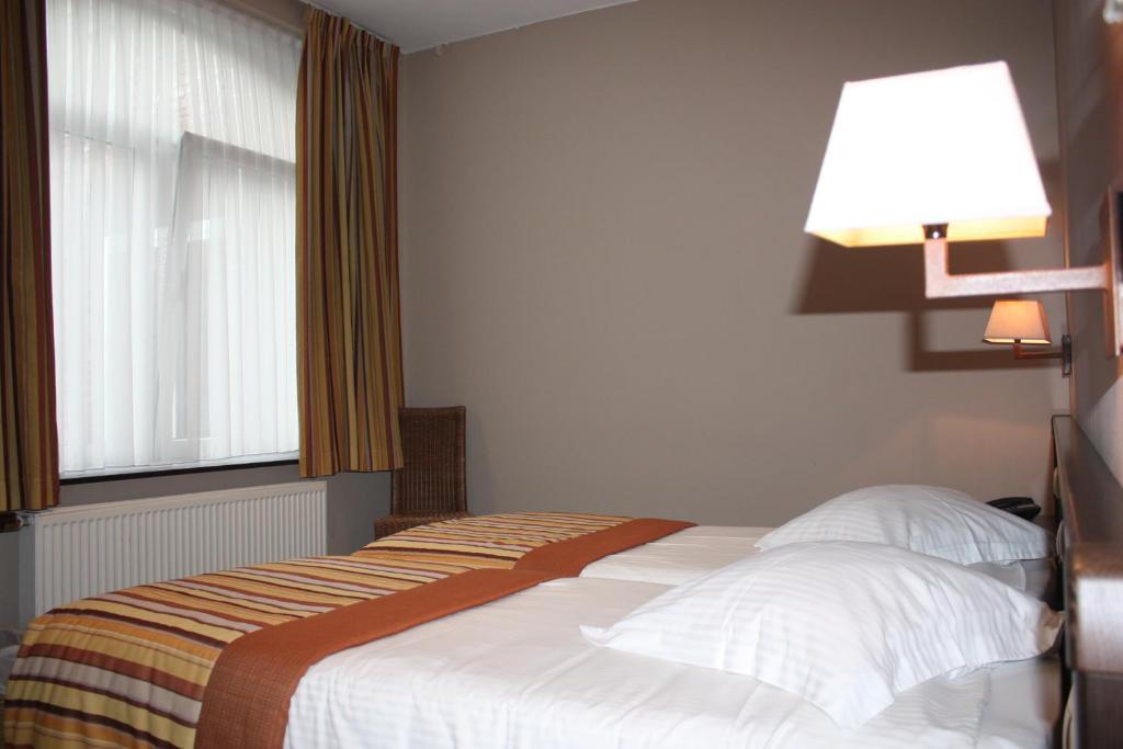 Hotel Giorgi Et Logements Insolites-Jacuzzi Prive Bastogne Room photo